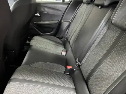 Photo 12 Peugeot 208  Hybrid 110 ch e-DCS6