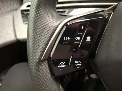 Photo 23 Peugeot 3008  Hybrid 145 e-DCS6