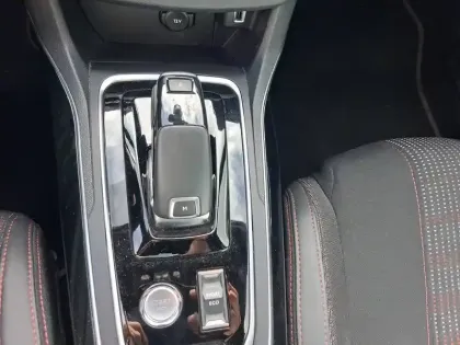Photo 12 Peugeot 308  PureTech 130ch S&S EAT8
