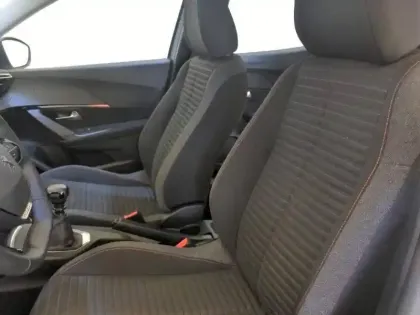 Photo 5 Peugeot 2008  PureTech 100 S&S BVM6
