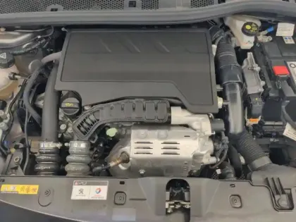 Photo 13 Peugeot 2008  PureTech 100 S&S BVM6