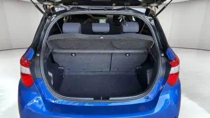 Photo 5 Toyota Yaris  Hybride 100h