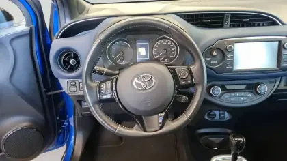 Photo 31 Toyota Yaris  Hybride 100h