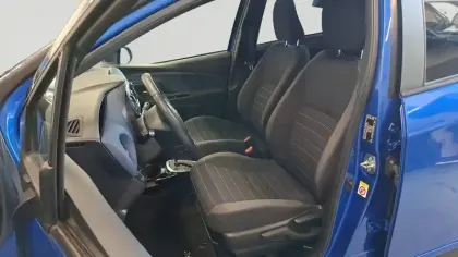 Photo 30 Toyota Yaris  Hybride 100h
