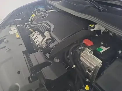 Photo 14 Peugeot 408  Hybrid 145 e-DCS6
