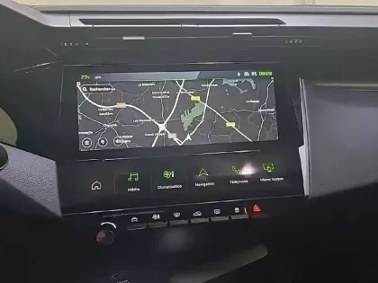 Photo 18 Peugeot 408  Hybrid 145 e-DCS6