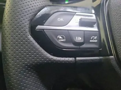 Photo 26 Peugeot 408  Hybrid 145 e-DCS6