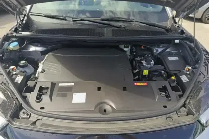 Photo 43 Peugeot 3008  Electrique 210 ch 73 kWh