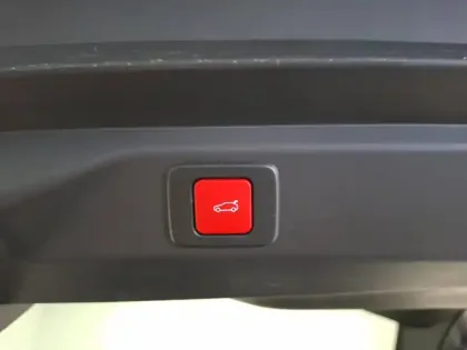 Photo 31 Peugeot 3008  Hybrid 145 e-DCS6