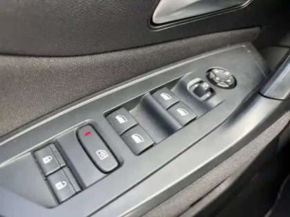 Photo 17 Peugeot 308  PHEV 180 e-EAT8