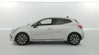 Photo 10 Renault Clio  E-Tech full hybrid 145