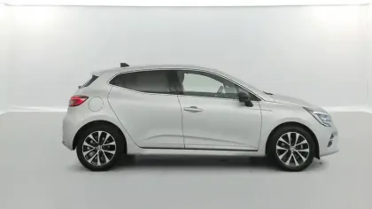 Photo 14 Renault Clio  E-Tech full hybrid 145