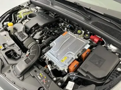 Photo 35 Renault Clio  E-Tech full hybrid 145