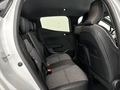 Photo 24 Renault Clio  E-Tech full hybrid 145