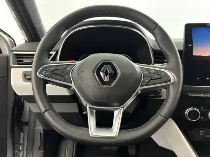 Photo 23 Renault Clio  E-Tech full hybrid 145