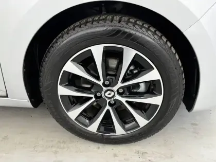 Photo 29 Renault Clio  E-Tech full hybrid 145