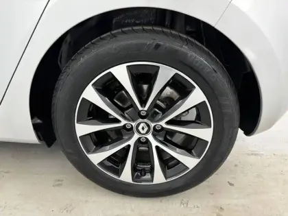 Photo 28 Renault Clio  E-Tech full hybrid 145