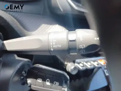 Photo 17 Peugeot 208  PureTech 100 S&S BVM6