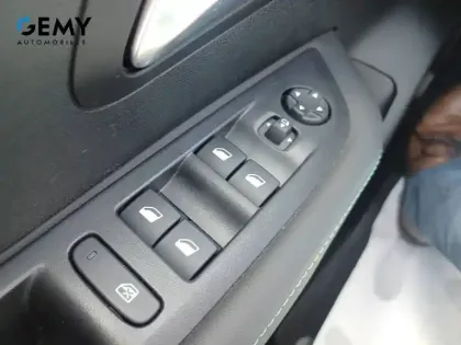 Photo 14 Peugeot 208  PureTech 100 S&S BVM6