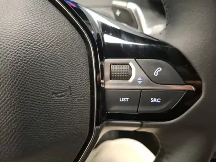Photo 19 Peugeot 2008  Hybrid 145 e-DCS6