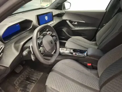 Photo 10 Peugeot 2008  Hybrid 145 e-DCS6