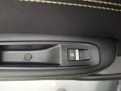 Photo 27 Renault Arkana  E-Tech full hybrid 145 GSR2