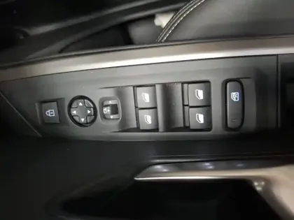 Photo 15 Peugeot 3008  Hybrid 145 e-DCS6