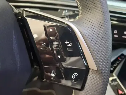 Photo 16 Peugeot 3008  Hybrid 145 e-DCS6