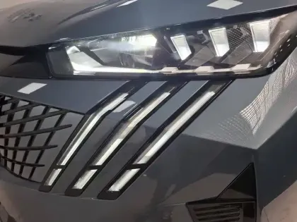 Photo 29 Peugeot 3008  Hybrid 145 e-DCS6