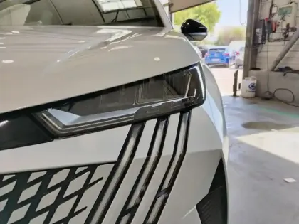 Photo 13 Peugeot 3008  Hybrid 145 e-DCS6 Allure