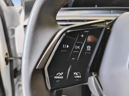 Photo 18 Peugeot 3008  Hybrid 145 e-DCS6 Allure