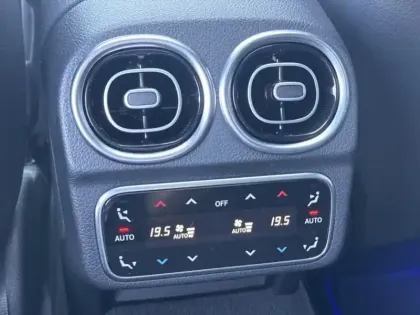 Photo 16 Mercedes Classe C  300 e Hybrid EQ Berline AMG L