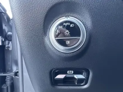 Photo 18 Mercedes Classe C  300 e Hybrid EQ Berline AMG L