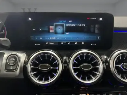 Photo 11 Mercedes GLB 200 d AMG Line