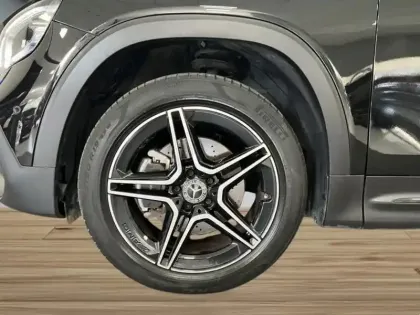Photo 8 Mercedes GLB 200 d AMG Line