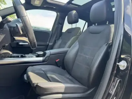 Photo 10 Mercedes GLA 200 d AMG Line