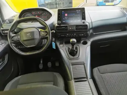 Photo 8 Peugeot Rifter Allure L1 1.5 Blue HDI 130 ch 