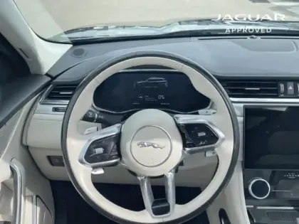 Photo 7 Jaguar F-Pace  P400e Plug-in-Hybrid SE BVA8 AWD