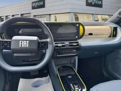 Photo 7 Fiat Panda Grande  Electrique 113ch La Prima