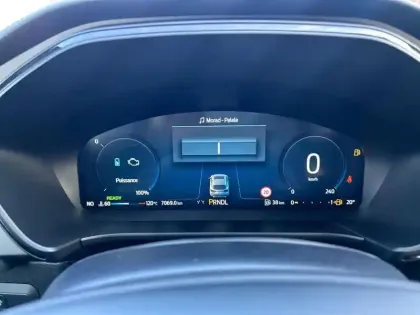 Photo 11 Ford Kuga  2.5 Duratec 180ch Hybrid FlexiFuel ST-Line X Powershift