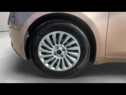 Photo 9 Fiat 500  3+1 e 95ch La Prima MY23