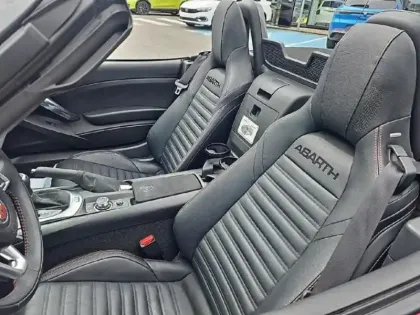Photo 11 Abarth 124 Spider  1.4 MultiAir 170ch Scorpione BVA6