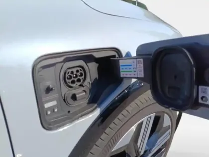 Photo 9 Renault Megane  E-Tech Electric EV60 220ch Iconic super charge -C