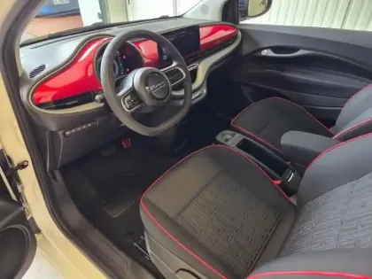 Photo 10 Fiat 500  e 118ch (RED) MY25
