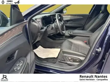 Photo 12 Renault Megane  E-Tech Electric EV60 220ch Iconic super charge