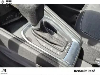 Photo 5 Renault Captur  1.6 E-Tech hybride 145ch Equilibre