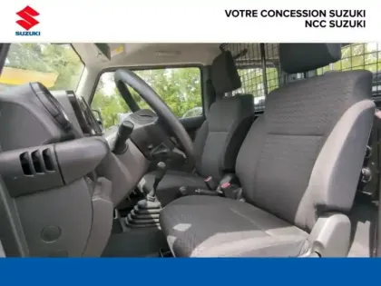 Photo 10 Suzuki Jimny  1.5 VVT Privilège