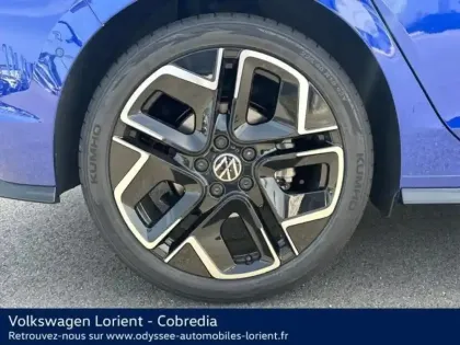 Photo 29 Volkswagen Golf  1.5 eTSI EVO2 150ch R-Line Edition DSG7