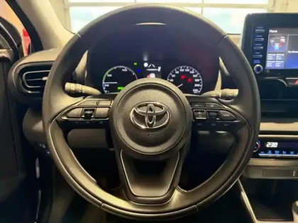 Photo 5 Toyota Yaris  116h Dynamic 5p MY22