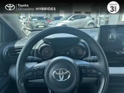 Photo 12 Toyota Yaris  116h Iconic 5p MY22